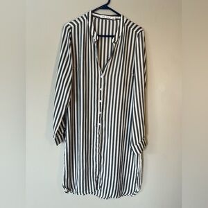 Bishop & Young Gray and White Striped Button-Up Long Tunic Size Large